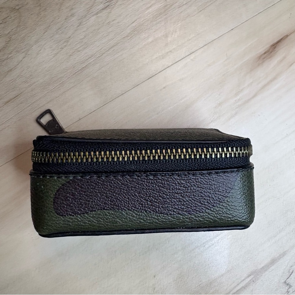Coach Men's Green and Black Camouflage Triple Bottle Pill Box RARE - Picture 2 of 7